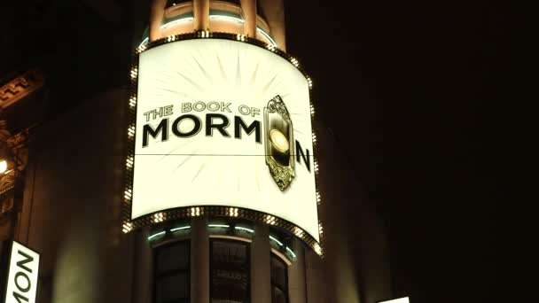 Buch der Mormonen in London — Stockvideo