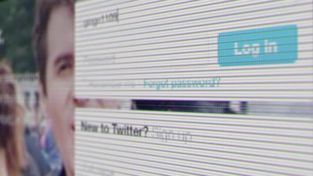 Fechar a tela de login do Twitter — Vídeo de Stock