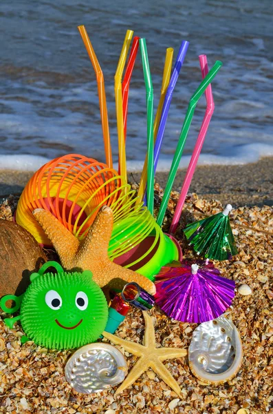 Party dekorace na pláži. Starfish, mušle, bonbóny. — Stock fotografie