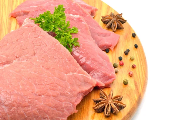 Carne cruda aislada en blanco — Foto de Stock