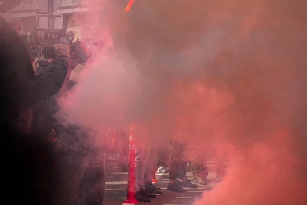 Des Militants Ukrainiens Ont Allumé Des Pièces Pyrotechniques Pour Des — Photo