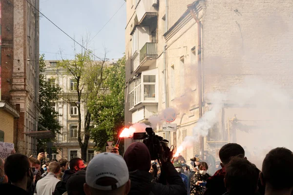 Kyiv Ukraine Május 2020 Aktivisták Focirajongók Könnyű Pirotechnika Támogatása Egy — Stock Fotó