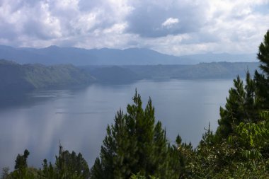 Lake toba görünümü.