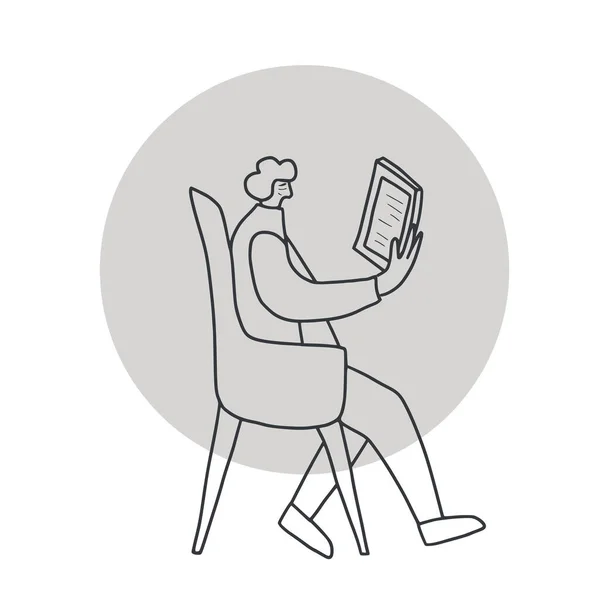 Взрослый Человек Сидящий Кресле Планшетом Старшая Женщина Читает Электронную Книгу — стоковый вектор