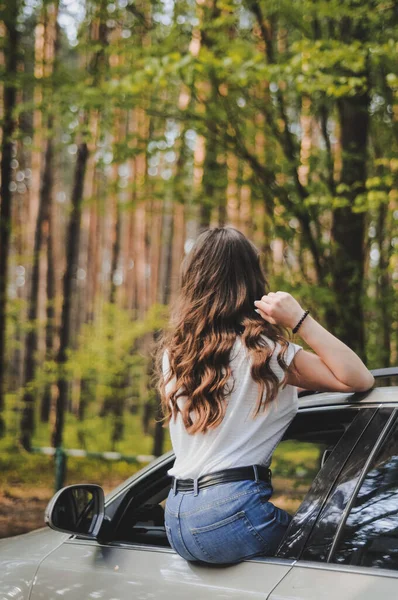 Model kızlar ve otomobil