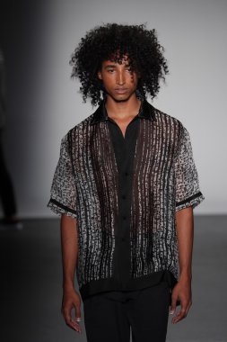  Carmen Marc Valvo İlkbahar/Yaz 2017 Defilesi