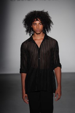  Carmen Marc Valvo İlkbahar/Yaz 2017 Defilesi