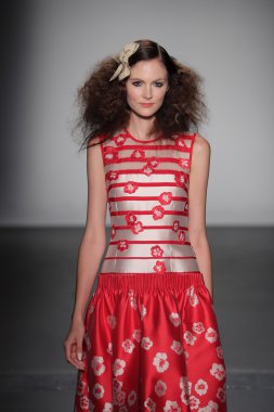 Carmen Marc Valvo İlkbahar/Yaz 2017 Defilesi