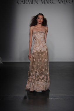 Carmen Marc Valvo İlkbahar/Yaz 2017 Defilesi