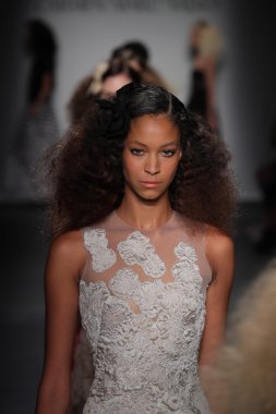 Carmen Marc Valvo İlkbahar/Yaz 2017 Defilesi