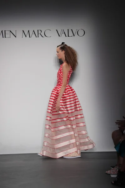 Carmen Marc Valvo Spring/Summer 2017 Fashion Show — Stock Photo, Image