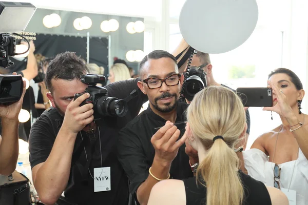 General atmosphere backstage before the Carmen Marc Valvo Show — Stock Photo, Image