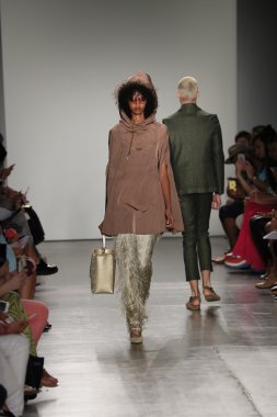  custo barcelona defile