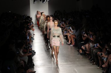  custo barcelona defile 