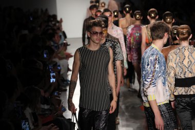  custo barcelona defile