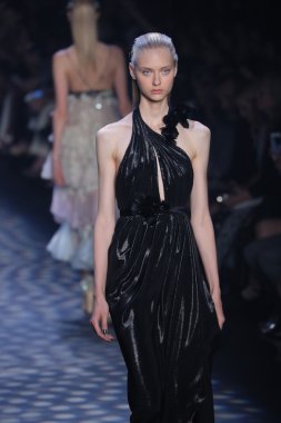 New York Moda Haftası sırasında Marchesa defile