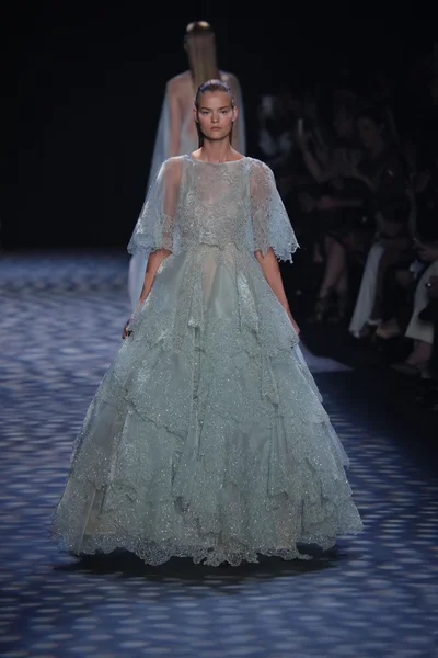 Marchesa fashion show during New York Fashion Week — Stock Photo, Image