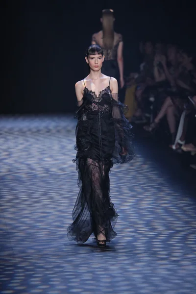 Marchesa desfile de moda durante New York Fashion Week — Fotografia de Stock