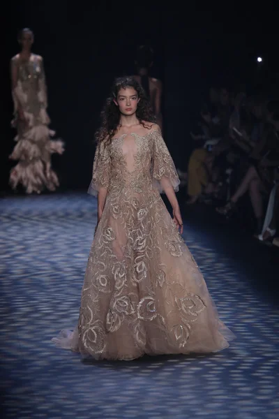 Marchesa modeshow tijdens New York Fashion week — Stockfoto