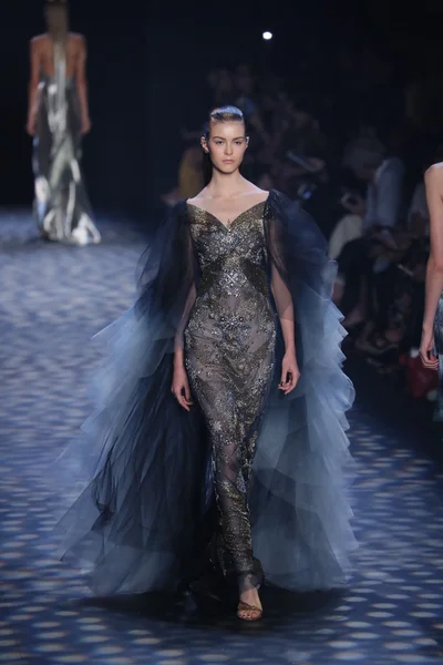 Marchesa desfile de moda durante New York Fashion Week — Fotografia de Stock