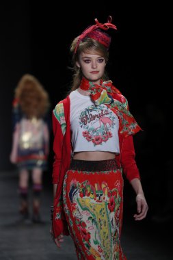  Anna Sui defile