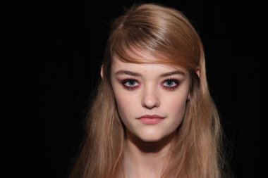 Anna Sui Fashion Show önce kulis