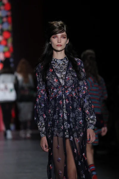 Pokaz mody Anna Sui — Zdjęcie stockowe