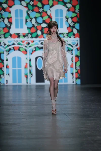 Anna Sui desfile de moda —  Fotos de Stock