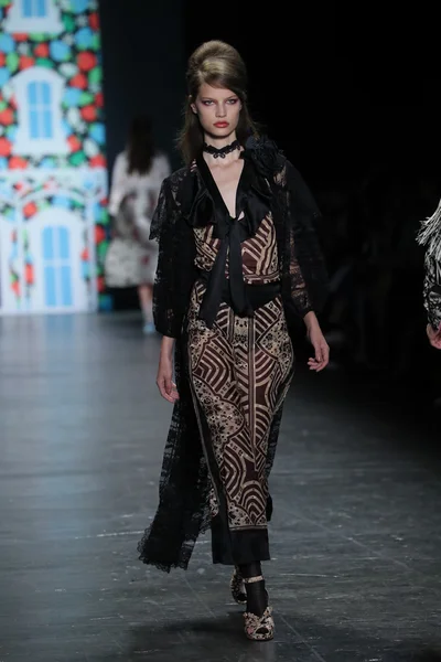 Anna Sui modeshow — Stockfoto