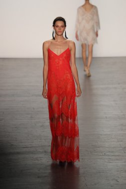 Tadashi Shoji İlkbahar 2017