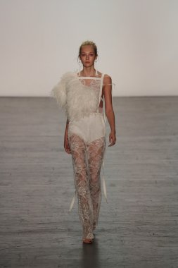 Tadashi Shoji İlkbahar 2017