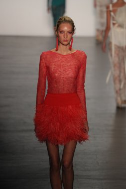 Tadashi Shoji İlkbahar 2017