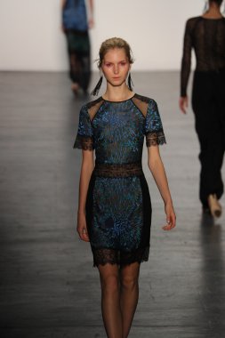 Tadashi Shoji İlkbahar 2017