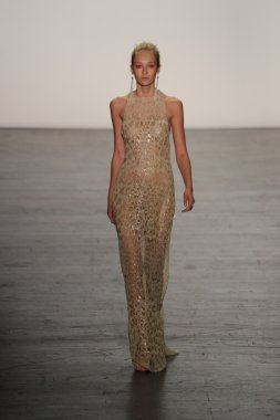 Tadashi Shoji İlkbahar 2017