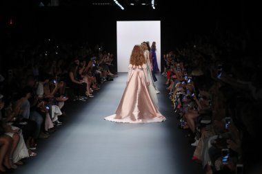 Bibhu Mohapatra defile 
