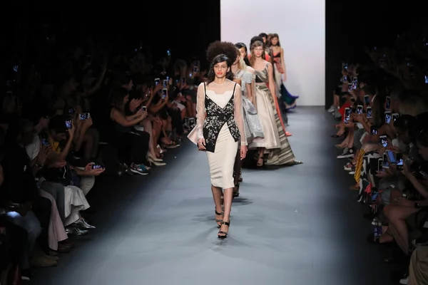 Bibhu Mohapatra desfile de moda —  Fotos de Stock