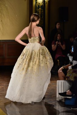  Yolancris Sonbahar 2017 Gelinlik koleksiyonu gösterisi