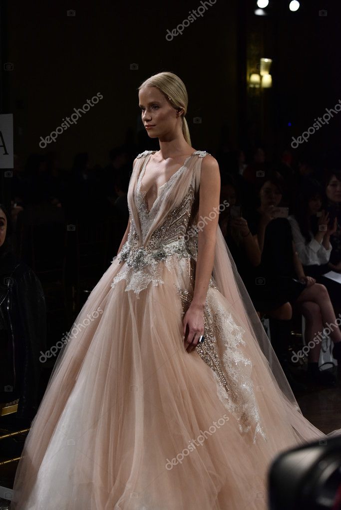 Runway Yolan Cris Bridal 2019 Yolan Clearance Prezzi Abiti Yolan