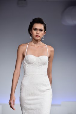 Anne Mavna Sonbahar 2017 Gelinlik koleksiyonu gösterisi