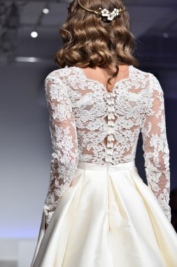 Anne Mavna Sonbahar 2017 Gelinlik koleksiyonu gösterisi