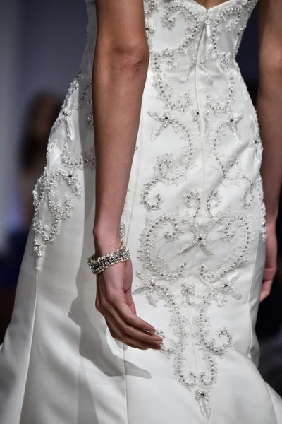 Anne Mavna Sonbahar 2017 Gelinlik koleksiyonu gösterisi