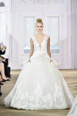  Ines Di Santo sonbahar 2017 Gelin Koleksiyonu gösteri