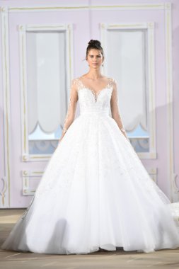  Ines Di Santo sonbahar 2017 Gelin Koleksiyonu gösteri