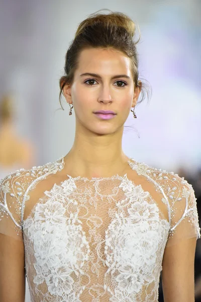 Ines Di Santo Fall 2017 Bridal collection show — Stock Photo, Image