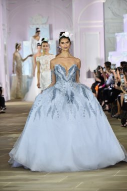 Ines Di Santo sonbahar 2017 Gelin Koleksiyonu gösteri