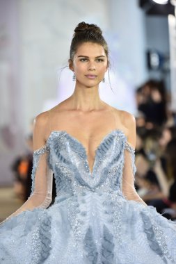  Ines Di Santo sonbahar 2017 Gelin Koleksiyonu gösteri