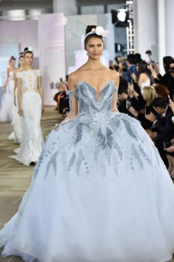 Ines Di Santo sonbahar 2017 Gelin Koleksiyonu gösteri