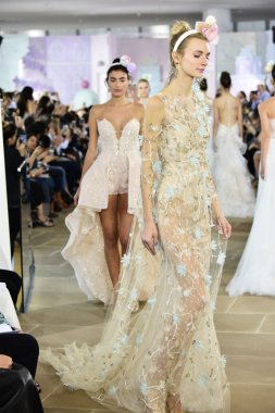 Ines Di Santo sonbahar 2017 Gelin Koleksiyonu gösteri