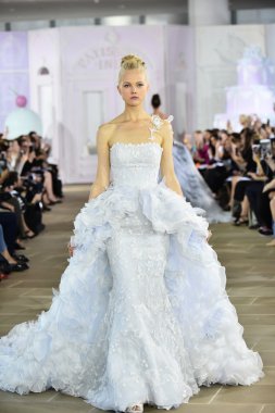  Ines Di Santo sonbahar 2017 Gelin Koleksiyonu gösteri