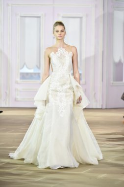  Ines Di Santo sonbahar 2017 Gelin Koleksiyonu gösteri